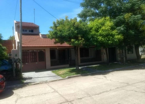 Casa 4 Ambientes Con Cochera