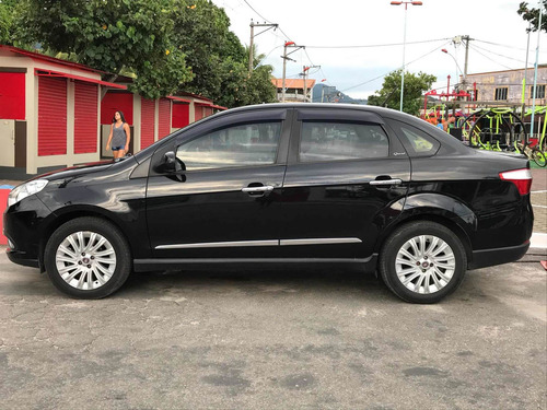 Fiat Grand Siena 1.6 16v Essence Flex 4p 2013
