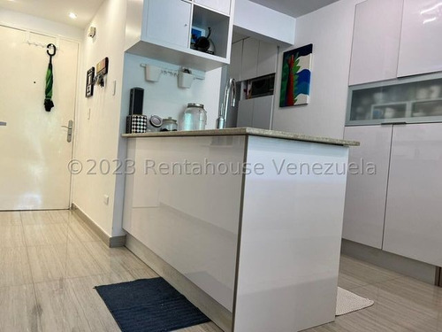 Apartamento Remodelado En El Encantado Dubravska Alarcón 23-22575