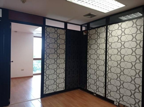 Imagen 2 de 12 de Se Alquila Oficina En Altamira / Corzo 04123389698