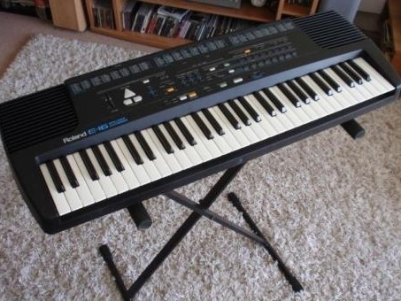 Teclado Sintetizador Inteligente Roland E16