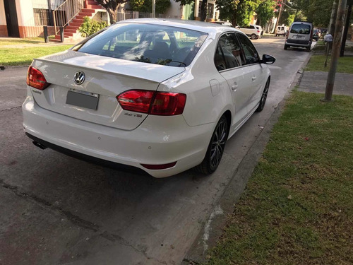 Imagen 4 de 12 de Volkswagen Vento 2.0 Sportline Tsi 200cv Dsg 2014