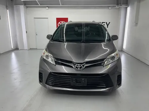 Toyota Sienna 3.5 Le At