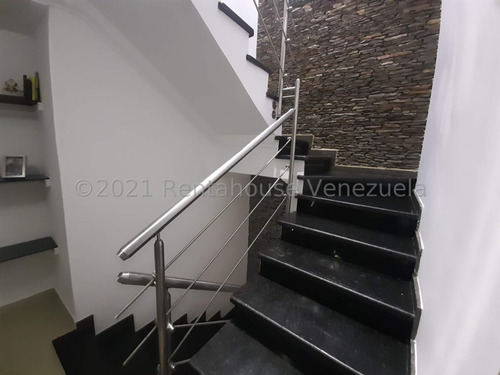 Townhouse En Venta Ubicado En Lomas Del Este Valencia Carabobo 23-30338, Eloisa Mejia