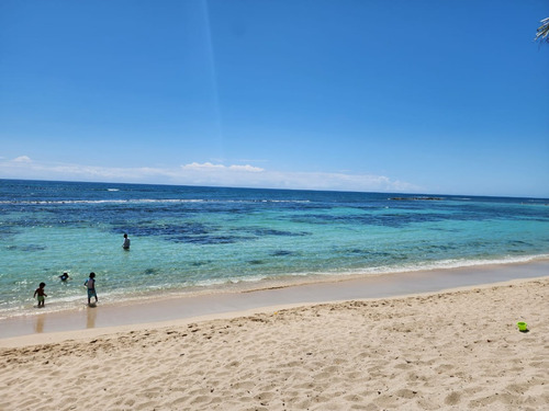Vendo Exclusivo Y Elegante Complejo De Villas Y Townhouses En Juan Dolio A 3 Minutos De La Playa Hemingway, República Dominicana