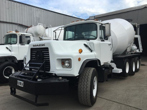 Imagen 3 de 11 de Mack Ds690s Mixer 8x4 Trompo Smith De 8m3 Motor De 300 Hp