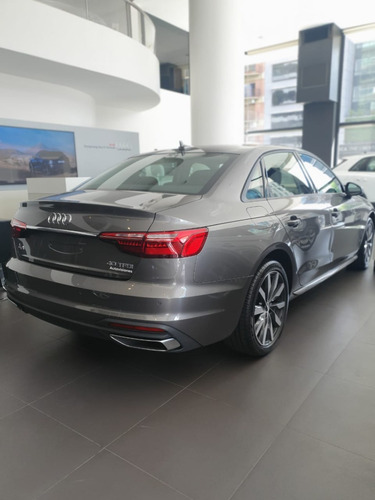 Audi A4 2.0 40 Tfsi Front