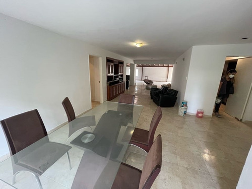 Imagen 11 de 21 de Vendo Pb 318m2 3h+s/2.5b+s/3p Colinas De Valle Arriba 0069