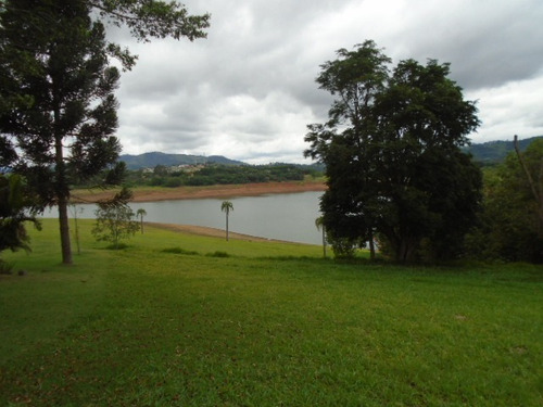Imagem 2 de 15 de Terreno Pé Na Água 2.300 M² / Cond. Fechado Tr-172