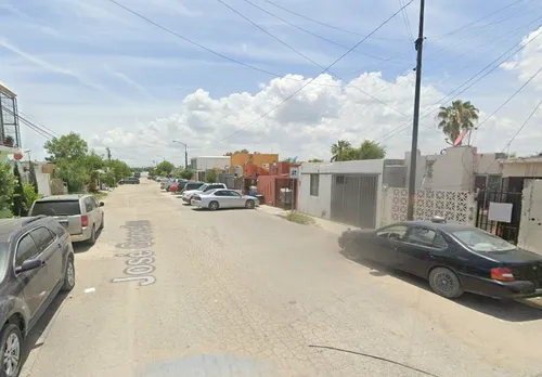 Casa Adjudicada Ubicada En José Gorostiza, Nuevo Laredo, Tamps. Sk04