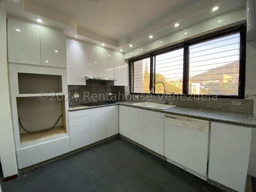 Espectacular Apartamento Con Bella Vista Panorámica En La Tahona. #25-15992