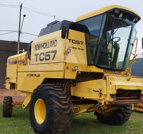 Colheitadeira New Holland Tc 57 Ano 2001