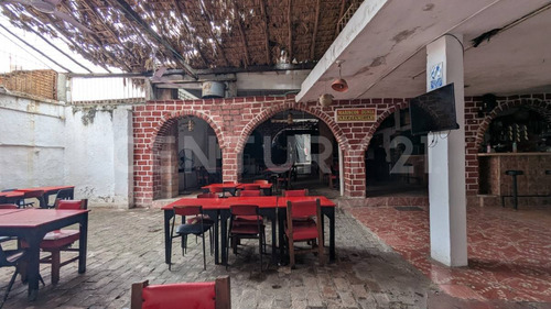 Local Comercial Con Casa Habitación En Venta, Col. Centro, Mazatlán, Sinaloa.