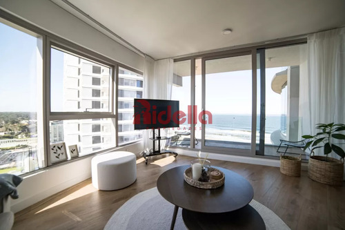 Alquiler Apartamento Trump Tower 2 Dormitorios, Vista Al Mar, Playa Brava.