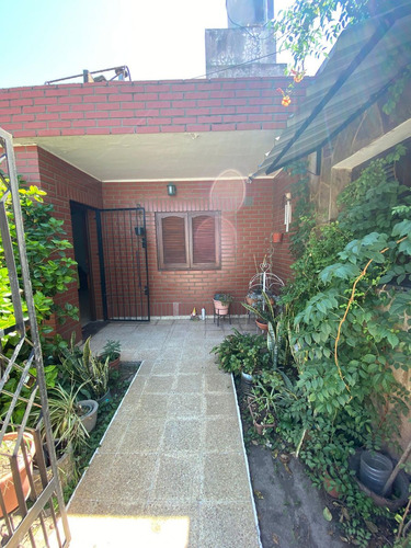 Venta Casa De 2 Dormitorios Bº Echeverria