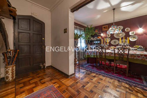 Casa Estilo Inglés Con Encanto Y Potencial