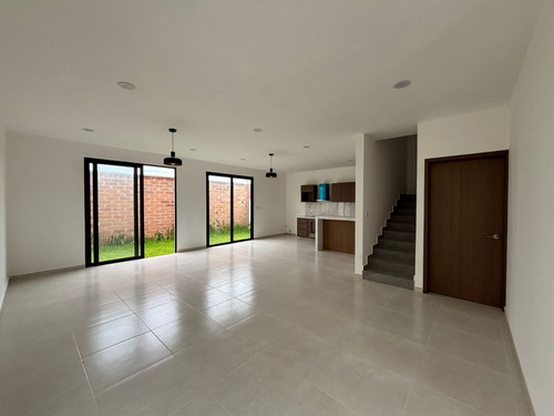 Punta Tiburón Casa Nueva En Venta De 3 Recámaras Cada Una Con Baño.