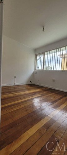 Local Comercial En Calle Lautaro Con Las Heras