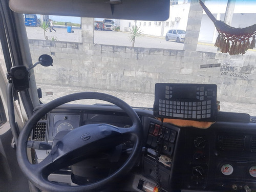 Imagem 11 de 12 de Volvo Vm 310 4x2t 2011