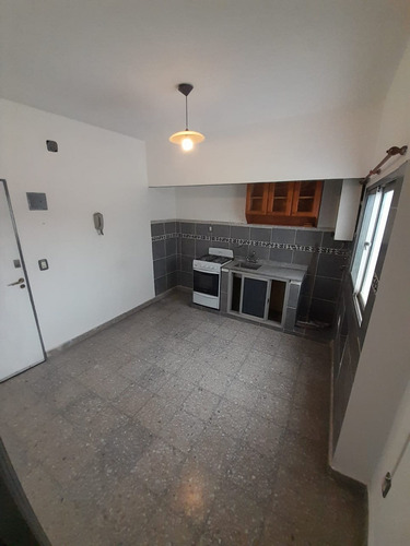 Imagen 5 de 21 de Venta Departamento 2 Ambientes Bernal