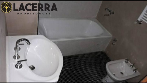 Imagen 7 de 17 de Departamento Sobre Av Libertador!!
