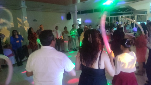 Tecladista Versátil O Dueto Cn Chica Cantante Batucada Prend