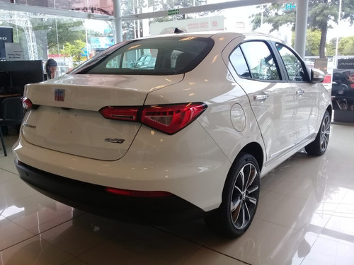 Fiat Cronos 1.8 Precision Automático