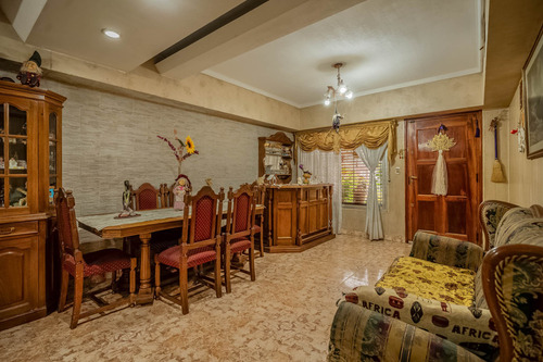 Chalet . 7 Ambientes . Fondo Libre . Apto Desarrollo Inmobiliario . Centro San Justo