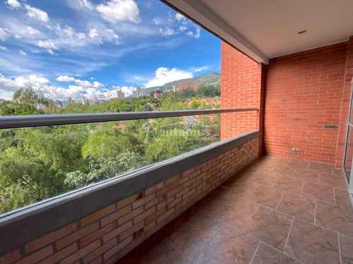 Apartamento En Arriendo En Benedictinos. Cod A776241