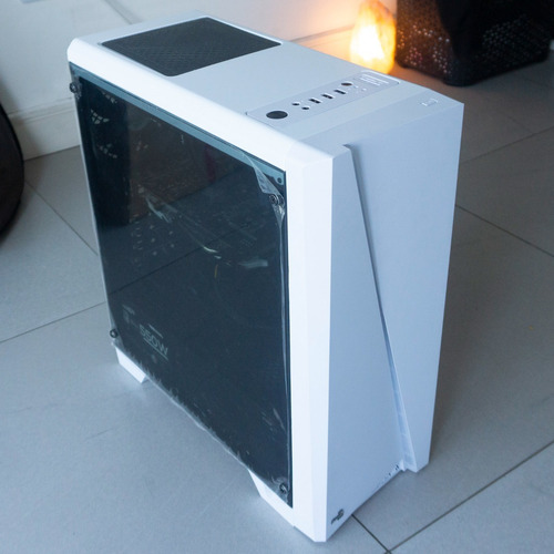 Imagen 4 de 5 de Gabinete Aerocool Cylon White Rgb Atx