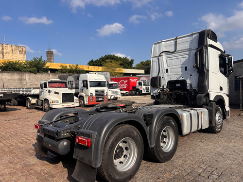 New Actros 2651 Ano 2022 Suspensao Mola Traçado 6x4