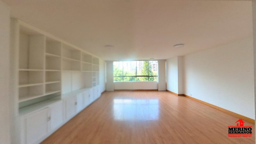 Apartamento En Arriendo En Medellín - Poblado