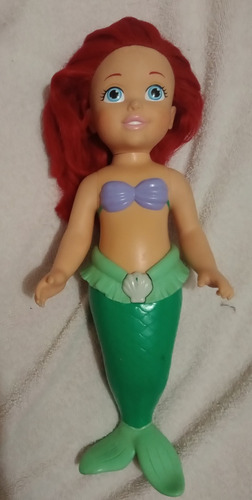 La Sirenita Ariel Baño Mágico Muñeca Con Sonido (Usado)