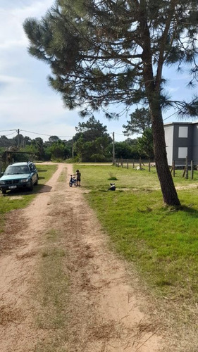 Terrenos En Punta Del Diablo, Zona Avenida Central, Bosque.