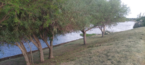 Lote Al Agua En Villa Paranacito (barrio Náutico Sagastume)