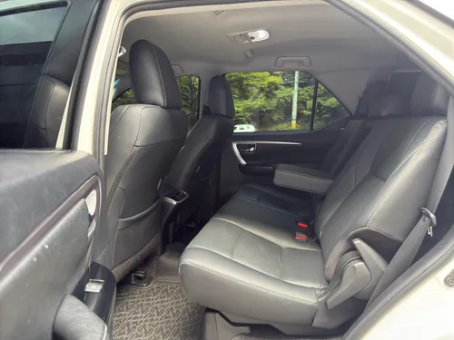 Toyota Fortuner Srv 2022 2.7cc 4x2 At