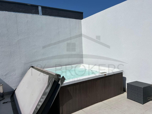 Moderno Y Amplio Dúplex En Inmejorable Sector De La Dehesa