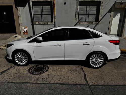 Ford Focus III 2.0 Sedan Titanium Mt
