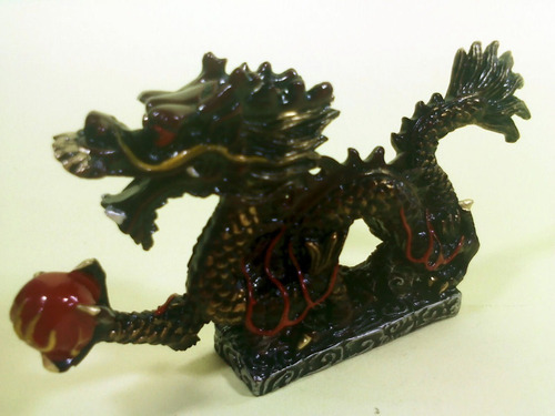 Imagem 3 de 4 de Dragão Vermelho Em Resina Mandalin Novo