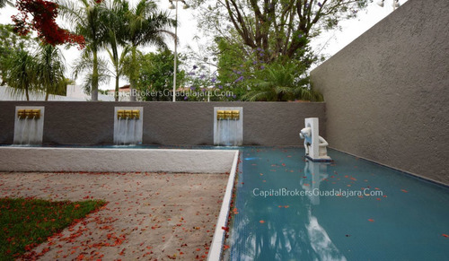 Casa En Colinas De San Javier De Lujo Con Alberca En Venta