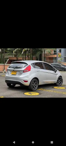 Ford Fiesta 1.6 Hatchback Mecánica