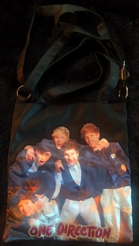 Bolso O Cartera De One Direction - 35 Cm X 31cm