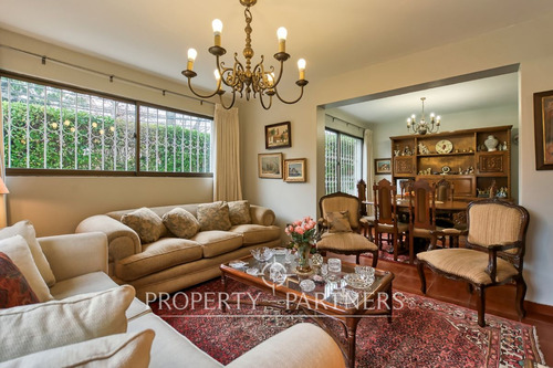 Casa En Venta En Ñuñoa! Impecable, Lista Para Vivi...