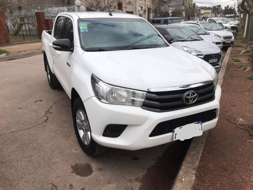 Imagen 1 de 8 de Toyota Hilux 2016 2.4 Cd Sr 150cv 4x2