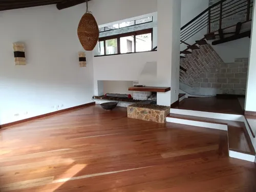Casa En Arriendo Ubicada En Rionegro Sector Llanogrande (16007).