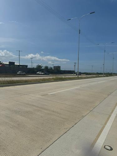 Se Vende Terreno En Av Nueva De La Costanera