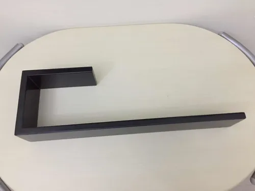 Repisa Negra En Forma De C