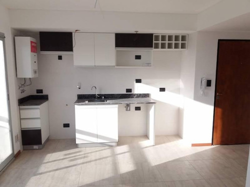 Imagen 19 de 20 de Departamento De 1 Dormitorio Con Cochera Y Balcón. Vista Al Río