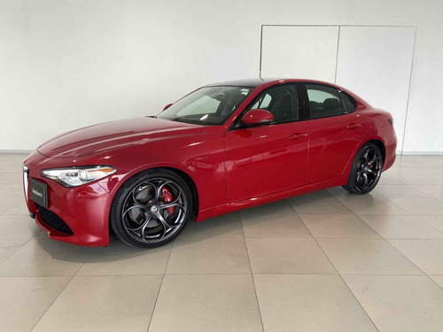 Imagen 1 de 10 de Alfa Romeo Giulia 2018 4p Giulia Ti V6/2.0 Aut