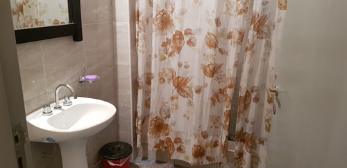 Imagen 3 de 11 de Casa Ph Al Frente En Venta Moron Sur